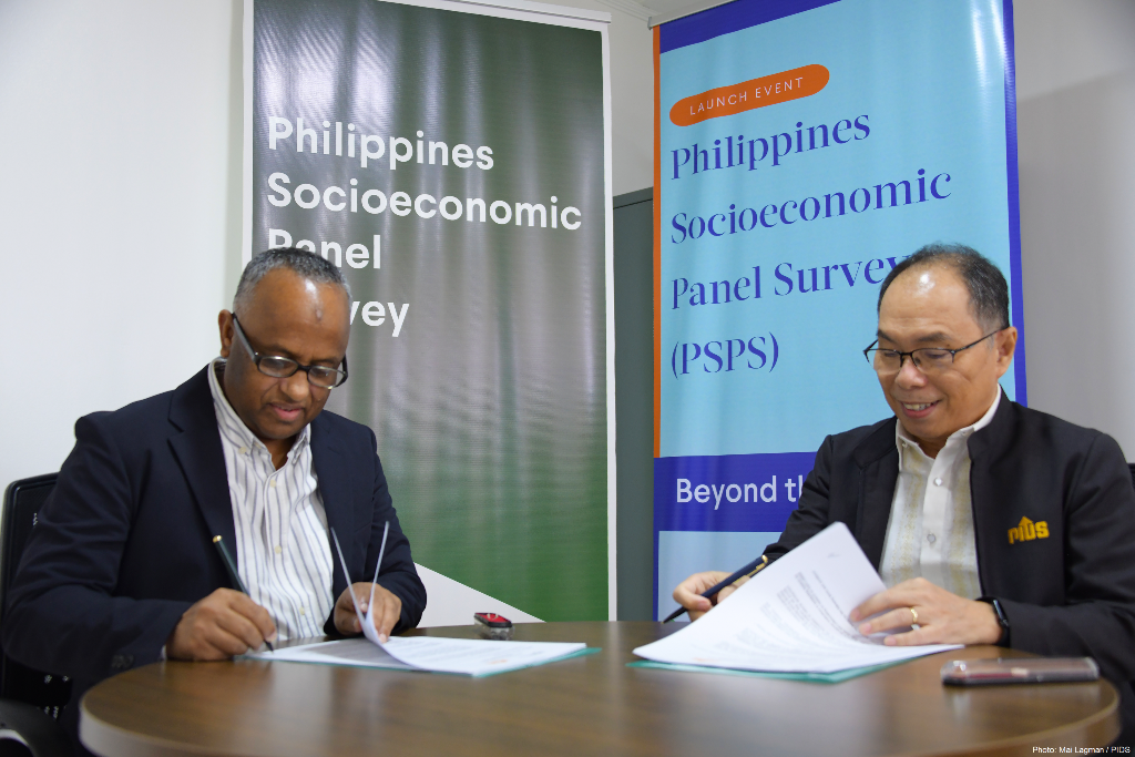 IPA Philippines Country Director Aftab Opel and PIDS President Aniceto Orbeta Jr signed the MOU at the IPA Philippines Office