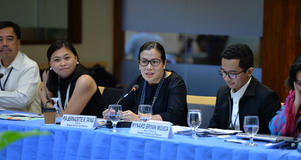 Bangko Sentral ng Pilipinas Pia Roman Tayag initiates the roundtable discussion on Information Design